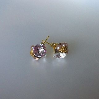 スワロフスキー(SWAROVSKI)のりんごっこ様♡きらきらピアス♪⑤と④(ピアス)