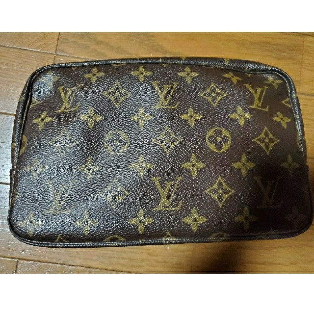 LOUIS VUITTON(ルイヴィトン)のルイ ヴィトン  トゥルース・トワレット23　　化粧ポーチ　ｾｶﾝﾄﾞﾊﾞｯｸﾞ レディースのファッション小物(ポーチ)の商品写真