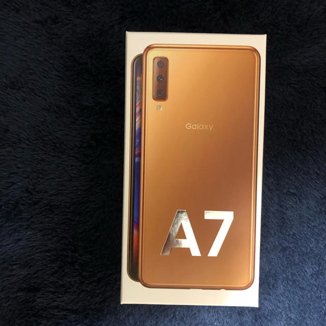 新品未開封　Galaxy A7 simフリースマートフォン