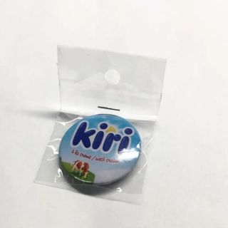 缶バッジ　kiri 外国企業(キャラクターグッズ)