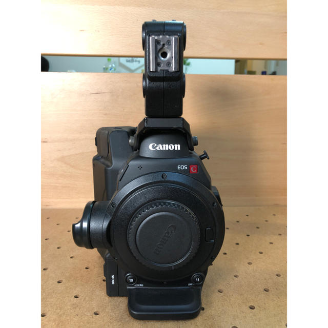 Canon(キヤノン)の【超美品】CANON EOS C300 MARK 2【値下げ】 スマホ/家電/カメラのカメラ(デジタル一眼)の商品写真