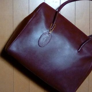 カルティエ(Cartier)のカルティエ　レザーショルダーバッグ　マストライン　レディス(ショルダーバッグ)