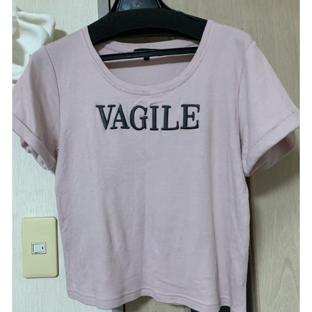 rienda(リエンダ)のrienda VAGILE ロゴTシャツ レディースのトップス(Tシャツ(半袖/袖なし))の商品写真