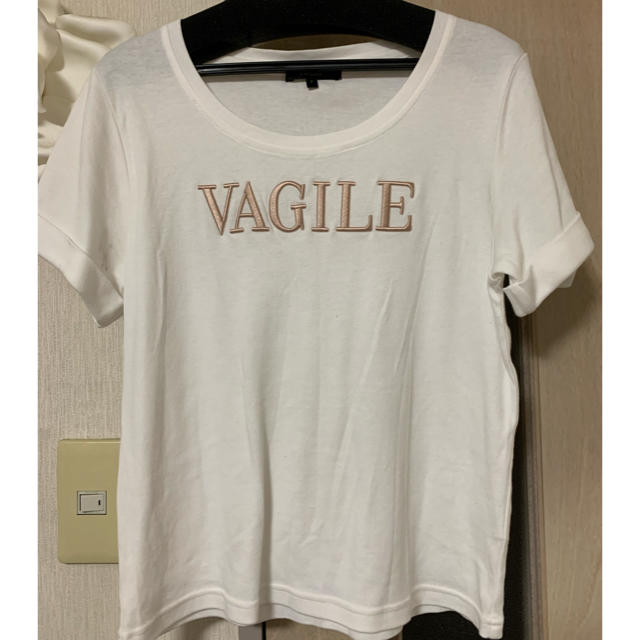 rienda(リエンダ)のrienda VAGILE ロゴTシャツ レディースのトップス(Tシャツ(半袖/袖なし))の商品写真