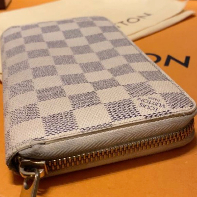ですが LOUIS アズール ジッピーウォレットの通販 by さくら's shop ...