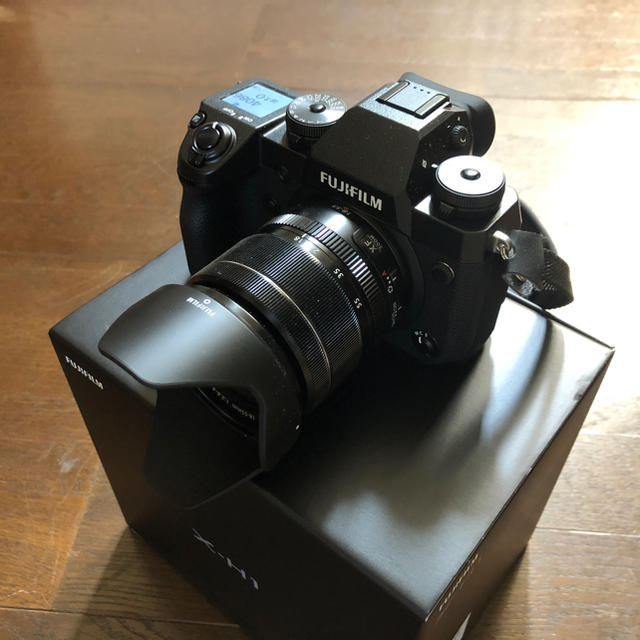 富士フイルム　ミラーレスカメラ　xh-1 本体