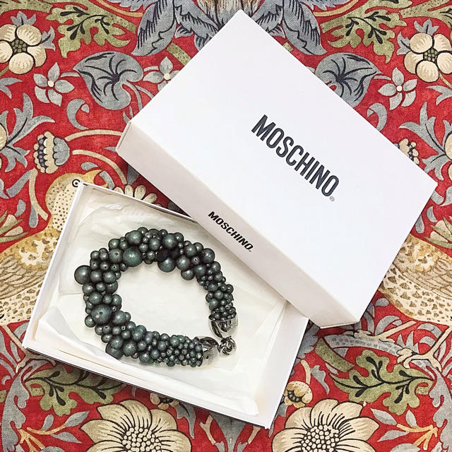 MOSCHINO(モスキーノ)のMOSCHINO アーティスティックなブレスレット★シック★Chic レディースのアクセサリー(ブレスレット/バングル)の商品写真