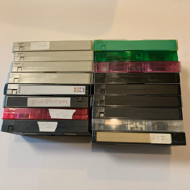 録画済み　VHS ビデオテープ　17本　ジャンク品 スマホ/家電/カメラのテレビ/映像機器(その他)の商品写真