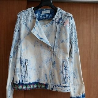 デシグアル(DESIGUAL)のダメージ加工のビッグシルエットジ―ジャン(Gジャン/デニムジャケット)