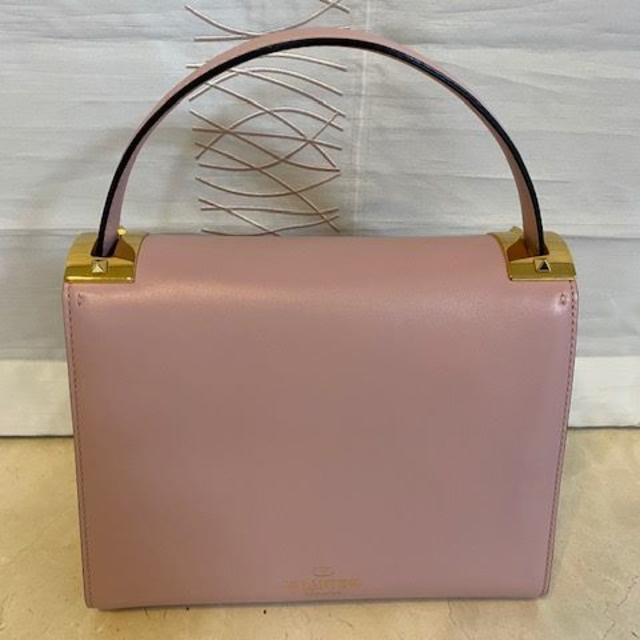 VALENTINO(ヴァレンティノ)の美品！2way ヴァレンティノ ガラヴァーニ マイロックスタッズバッグ　ピンク レディースのバッグ(ハンドバッグ)の商品写真