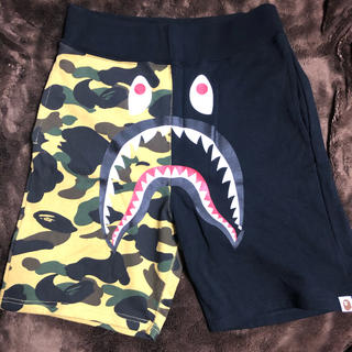 アベイシングエイプ(A BATHING APE)のbape shark shorts Mサイズ(ショートパンツ)