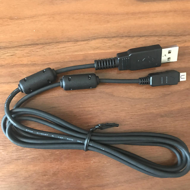 USBケーブル スマホ/家電/カメラのPC/タブレット(PC周辺機器)の商品写真
