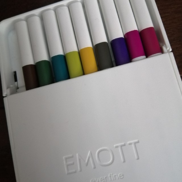 EMOTT 9色 インテリア/住まい/日用品の文房具(ペン/マーカー)の商品写真