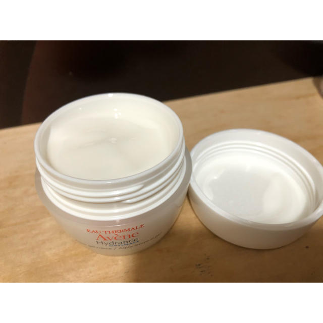 Avene(アベンヌ)のアベンヌ　ミルキージェル　50g コスメ/美容のスキンケア/基礎化粧品(オールインワン化粧品)の商品写真