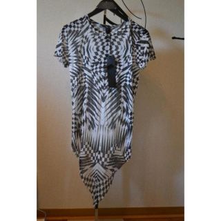 ガレスピュー(Gareth Pugh)の新品 GarethPughガレスピュー 幾何学柄変形Tシャツ(Tシャツ/カットソー(半袖/袖なし))