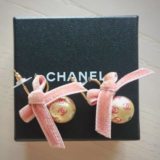 シャネル(CHANEL)のCHANEL リボン パール ピアス(ピアス)