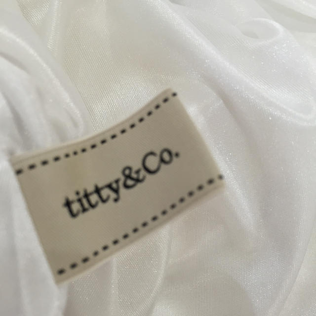 titty&co(ティティアンドコー)のtitty&coドットパフ袖ワンピ♡値下 レディースのワンピース(ミニワンピース)の商品写真