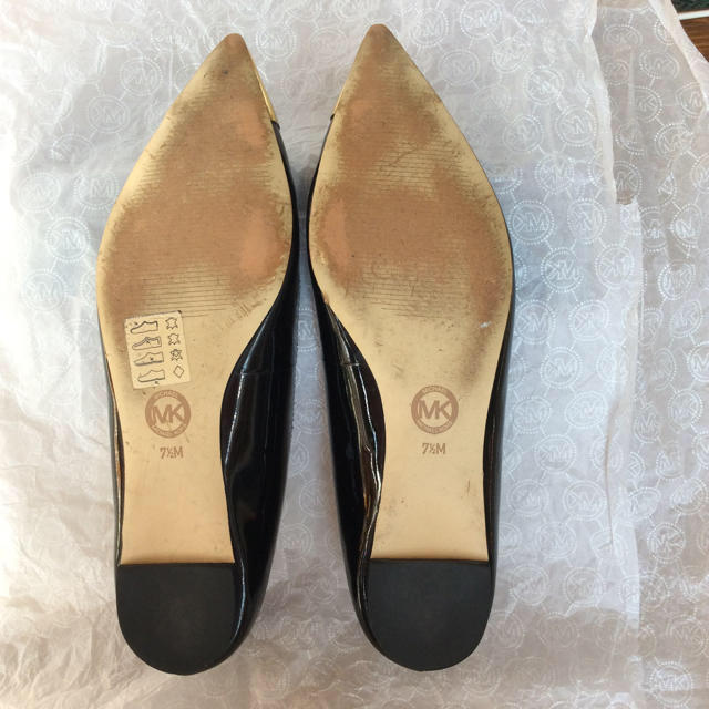 Michael Kors(マイケルコース)のエナメルフラットシューズ♡ レディースの靴/シューズ(ハイヒール/パンプス)の商品写真