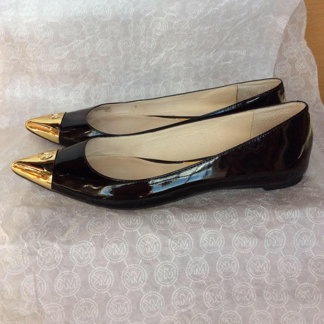 Michael Kors(マイケルコース)のエナメルフラットシューズ♡ レディースの靴/シューズ(ハイヒール/パンプス)の商品写真