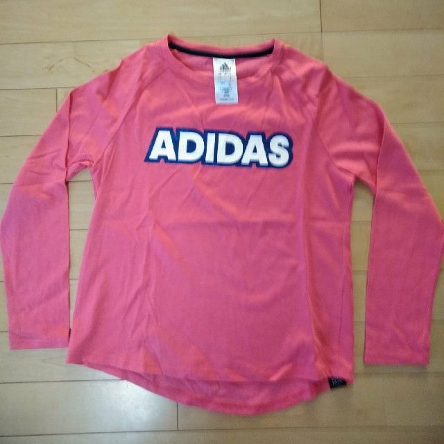 adidas(アディダス)のadidas長袖Tシャツ女児 キッズ/ベビー/マタニティのキッズ服女の子用(90cm~)(Tシャツ/カットソー)の商品写真