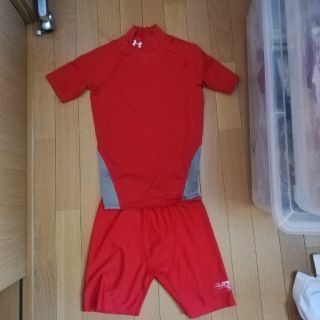 アンダーアーマー(UNDER ARMOUR)のアンダーシャツ　ハーフパンツ　赤　レッド　Sサイズ(その他)