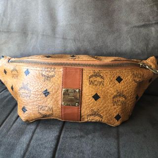 エムシーエム(MCM)のM C M ボディーバッグ(ボディーバッグ)