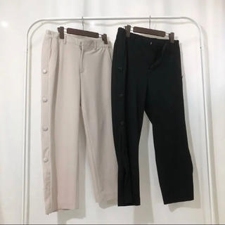 バレンシアガ(Balenciaga)のcruffin side snap button cropped pants(スラックス)