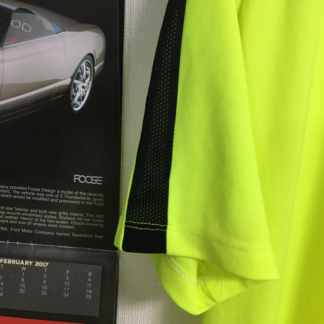 NIKE(ナイキ)のNIKE ナイキ　蛍光イエロー Tシャツ メンズのトップス(Tシャツ/カットソー(半袖/袖なし))の商品写真