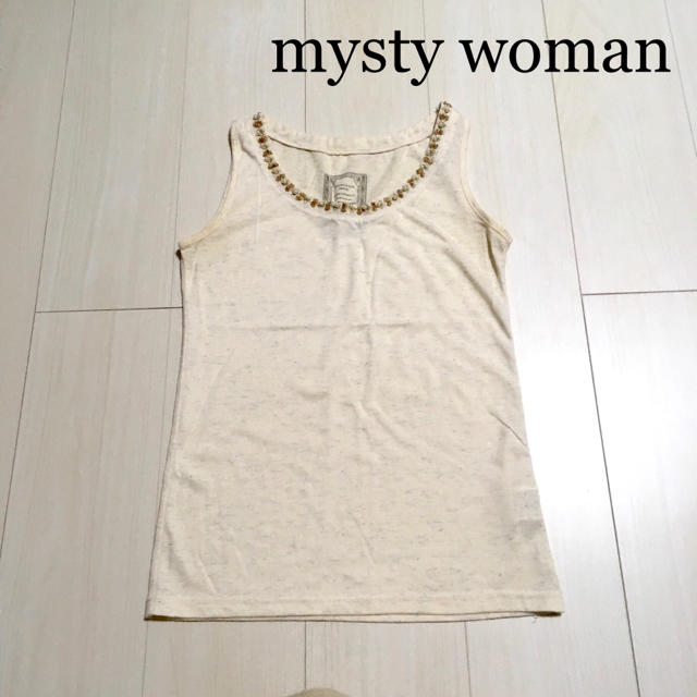 mysty woman(ミスティウーマン)のmisty woman 白　タンクトップ　ノースリーブ　サイズM レディースのトップス(タンクトップ)の商品写真