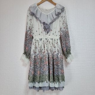 アクシーズファム(axes femme)の【アクシーズファム】シフォンワンピース　花柄(ひざ丈ワンピース)