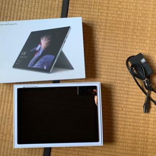 マイクロソフト(Microsoft)のsurface pro 5 2017 (タブレット)