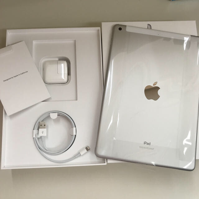 新品未開封　WiFi+cellular版 iPad 第7世代  32G 1