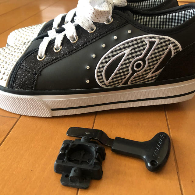 HEELYS(ヒーリーズ)のヒーリーズ　HEELYS キッズ/ベビー/マタニティのキッズ靴/シューズ(15cm~)(ローラーシューズ)の商品写真