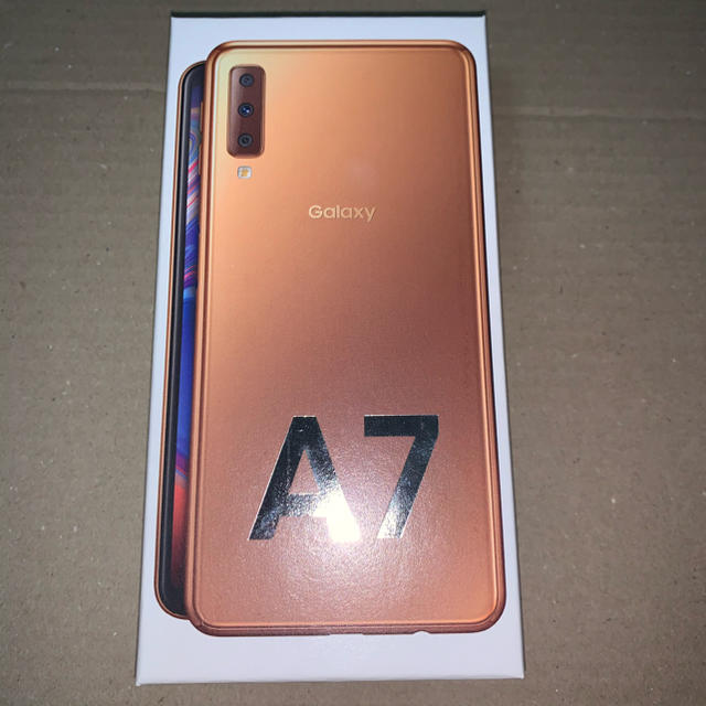 スマホ/家電/カメラGalaxy A7 モバイル ゴールド　新品未使用未使用　simフリー