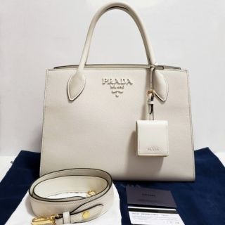 PRADA - Viola様専用 美品☆プラダ モノクローム バッグ 白 ホワイト PRADA - Viola様専用 美品☆プラダ モノクローム バッグ 白 ホワイト