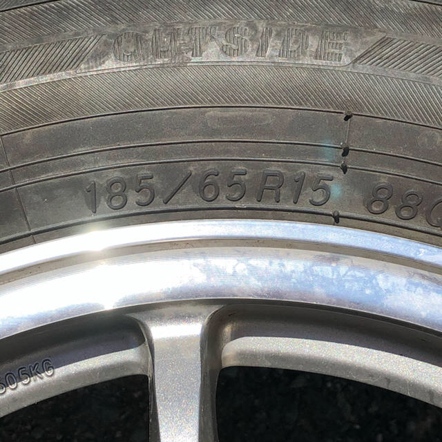 送料込！そして値下げします！スタッドレスタイヤ4本セット185/65r15自動車