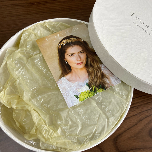 Vera Wang ivory&co.ブライダルティアラ Lara新品未使用の
