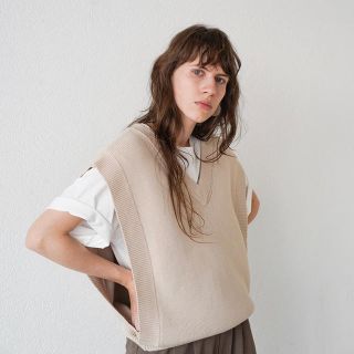 ステュディオス(STUDIOUS)の【ノベルティ付き】CLANE クラネ W FACE KNIT VEST サイズ2(ニット/セーター)