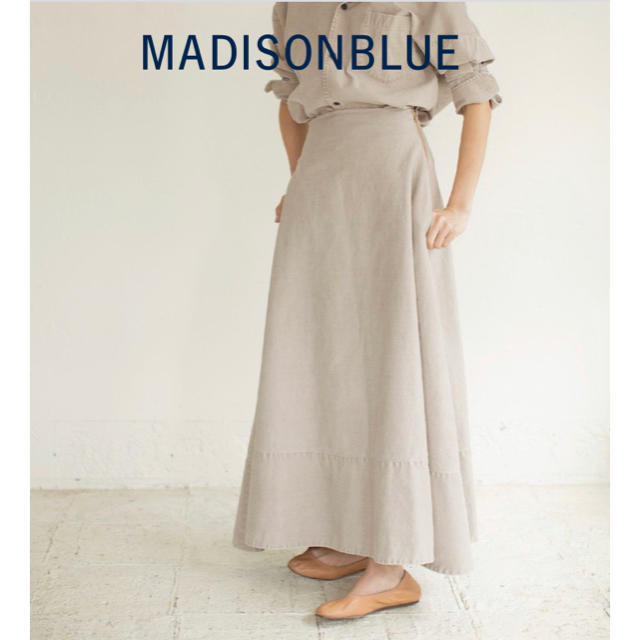 MADISONBLUE(マディソンブルー)の【MADISON BLUEマディソンブルー 】マキシフレアバックサテンスカート レディースのスカート(ロングスカート)の商品写真