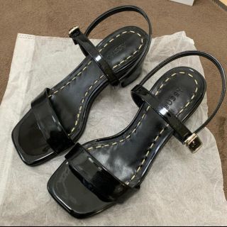 マウジー(moussy)のMOUSSY エナメルサンダル(サンダル)