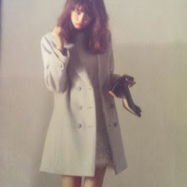 lily brown Pコート