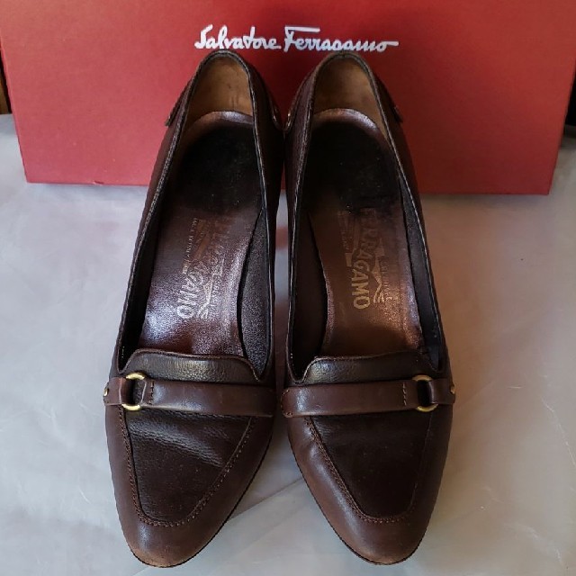 パンプス　Salvatore Ferragamo　フェラガモ　ブラウン