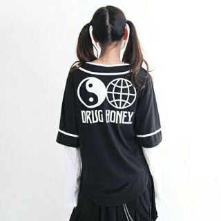 ファンキーフルーツ(FUNKY FRUIT)の最終　DrugHoneyバックプリントベースボールシャツ ドラッグハニー　F　黒(Tシャツ/カットソー(七分/長袖))