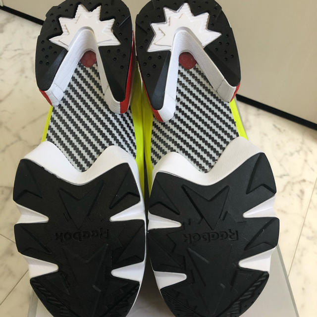 Reebok(リーボック)の【完売品】インスタポンプフューリーOGシトロン ウルトラニット 27センチ メンズの靴/シューズ(スニーカー)の商品写真