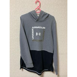 アンダーアーマー(UNDER ARMOUR)の【大幅値下げ】UNDER ARMOUR フード付きパーカー　160〜170センチ(Tシャツ/カットソー)