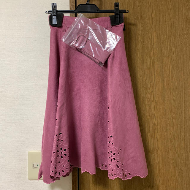Rirandture(リランドチュール)のリランドチュール スエード刺繍フレアスカート レディースのスカート(ひざ丈スカート)の商品写真
