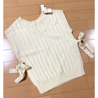 ダブルクローゼット(w closet)のW closet 両サイドリボンニットベスト　新品(ニット/セーター)