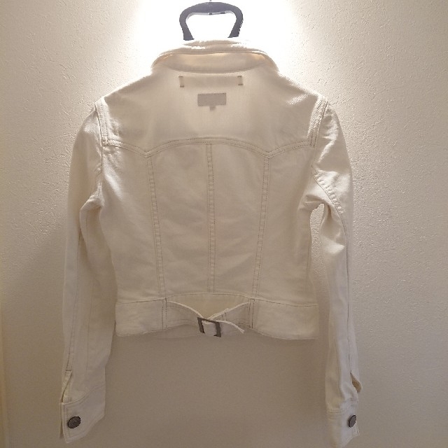 OZOC(オゾック)のジャケット ホワイト Sサイズ レディースのジャケット/アウター(Gジャン/デニムジャケット)の商品写真