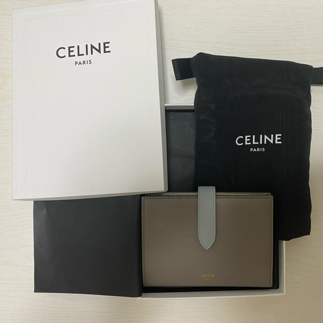 値下げ【新品未使用】CELINE ミディアムストラップウォレット