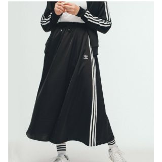 アディダス(adidas)のアディダス　サテンスカート　Mサイズ(ロングスカート)